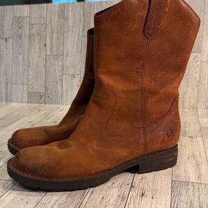 Born Brown Leather Short Western Boots